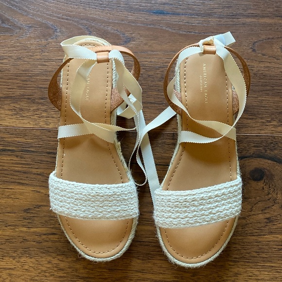 American Eagle Outfitters Shoes - American Eagle Crochet Platform Sandal